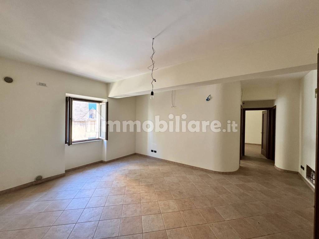 Trilocale via Luigi Angeloni, Centro, Frosinone — foto 3