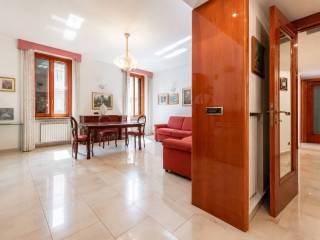 Trilocale via Carlo Farini 73, Farini, Milano