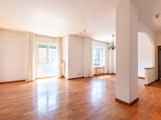 Appartamento via Venezuela 5, Gallaratese, Milano