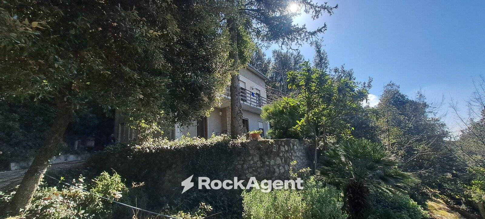 Villa in vendita a Poggio Catino
