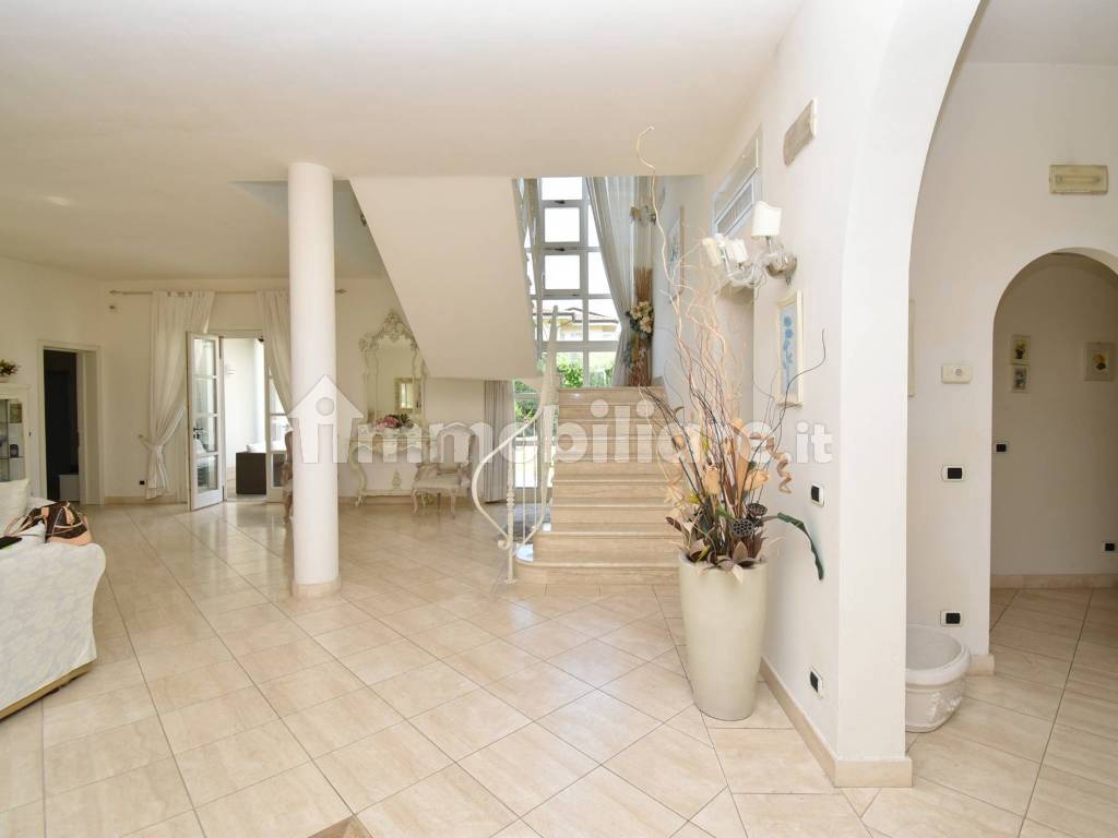 Salone