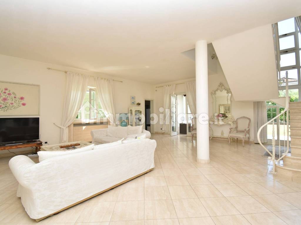 Salone