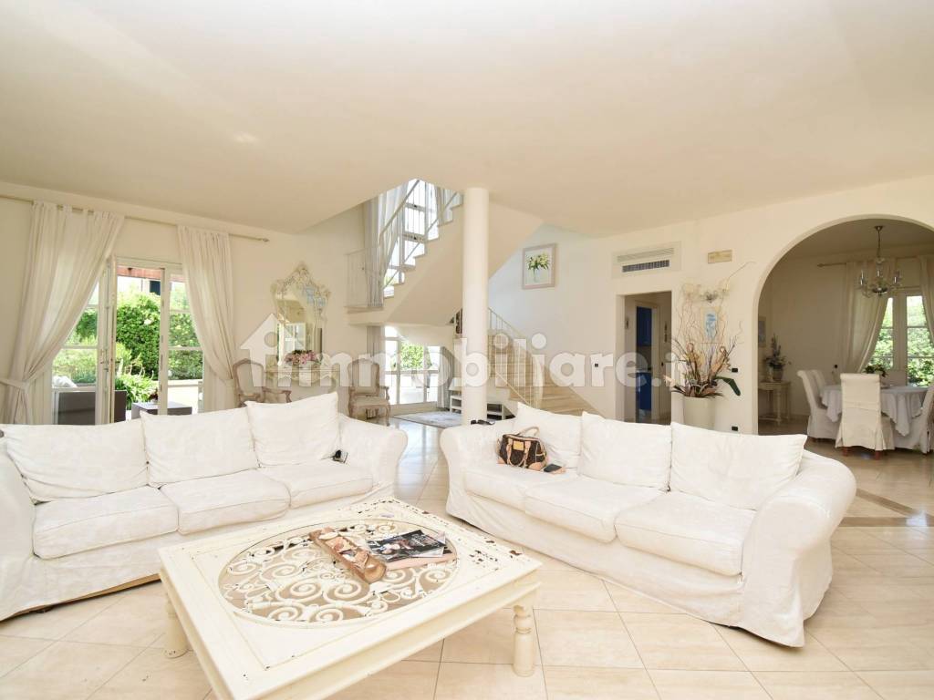Salone