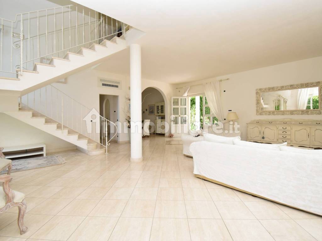 Salone