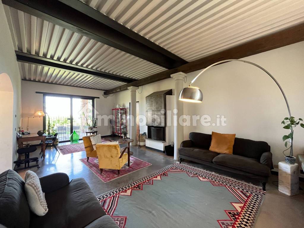 Salone