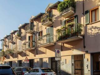 Trilocale via Cola Montano 9, Isola, Milano