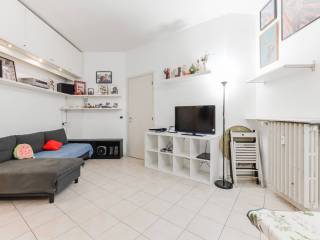 Bilocale viale Caterina da Forlì 58, Bande Nere, Milano