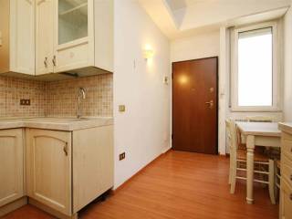 Bilocale via Melzo 4, Porta Venezia, Milano