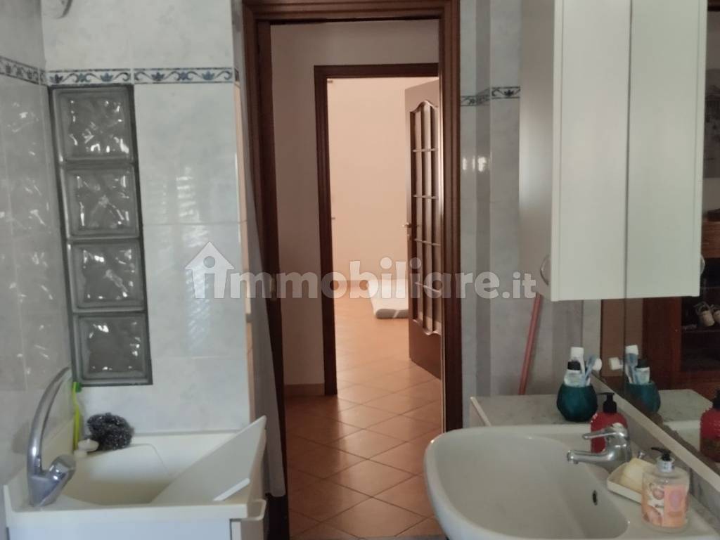 Stanza singola in Madonna del Pilone, foto 6 di 10