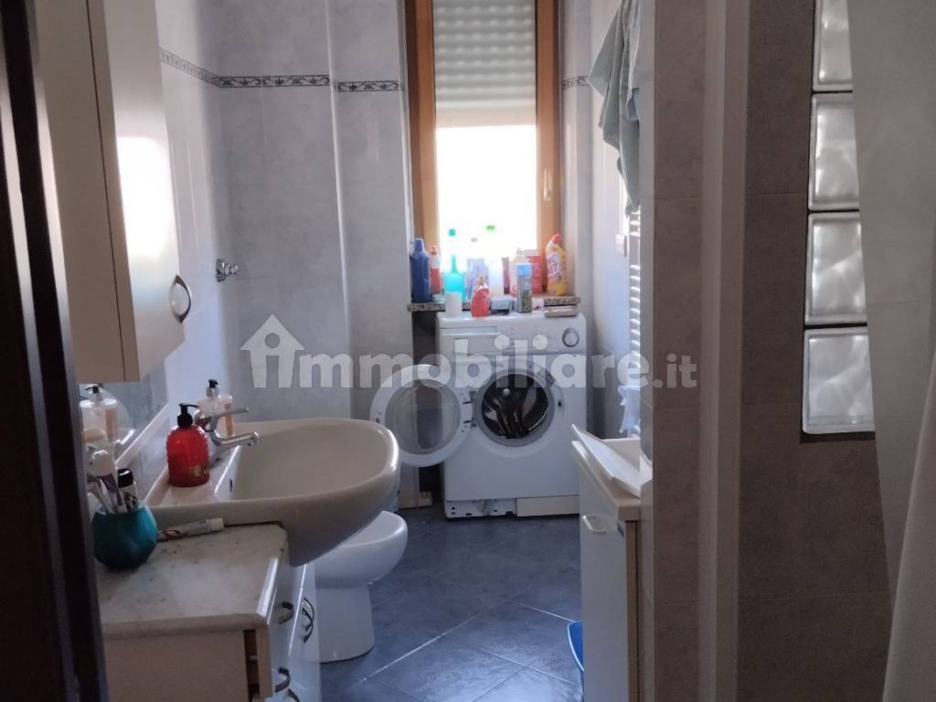 Stanza singola in Madonna del Pilone, foto 8 di 10