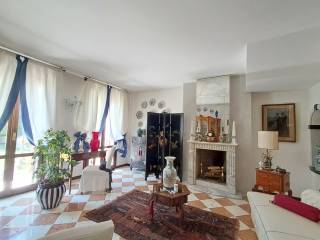 Salone