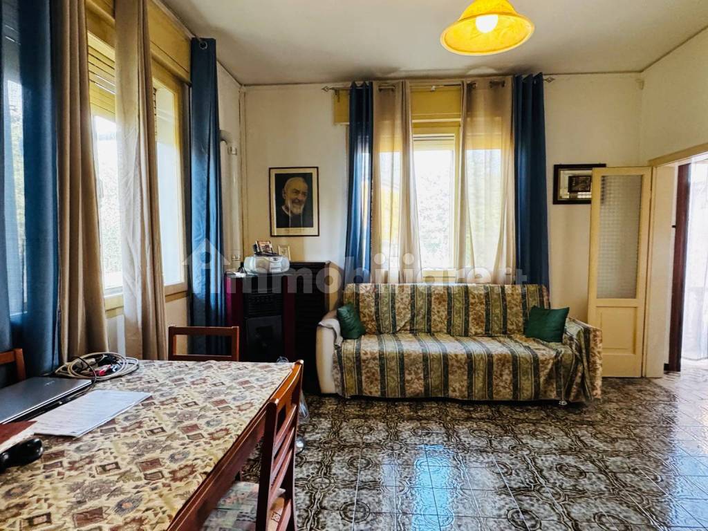 Salone
