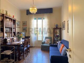Trilocale viale Certosa 109, Certosa, Milano
