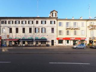 Trilocale piazza 24 Maggio 6, Ticinese, Milano
