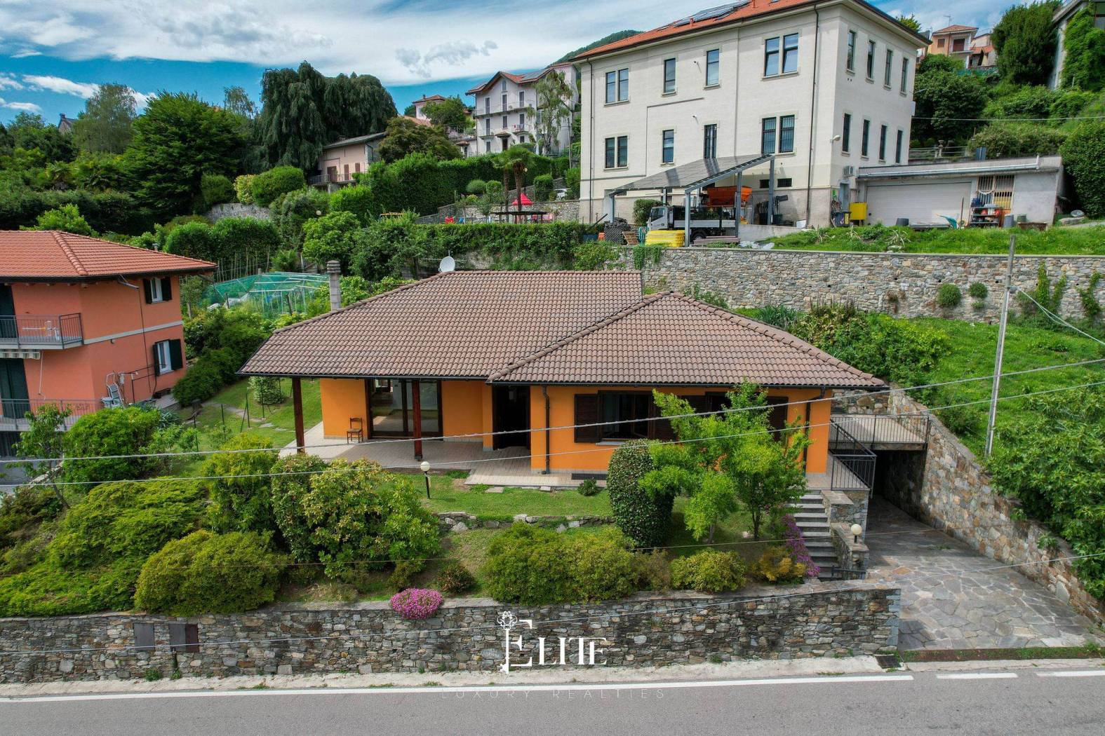 Villa in vendita a Arizzano