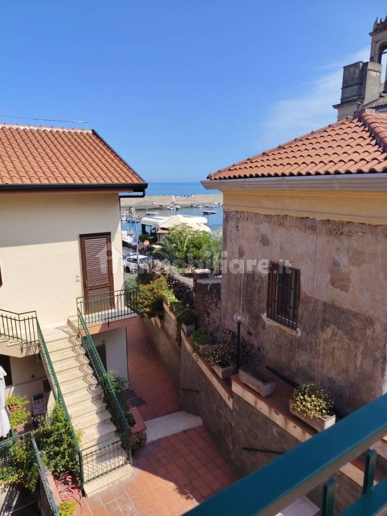 Appartamento in vendita a Acireale