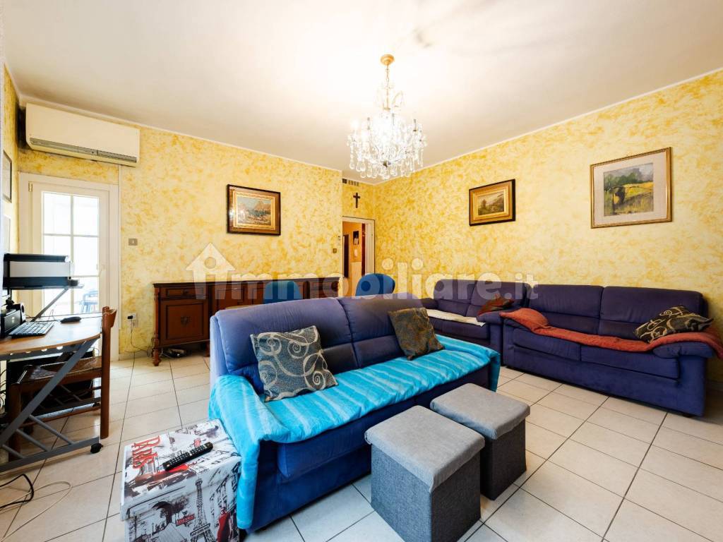 Salone