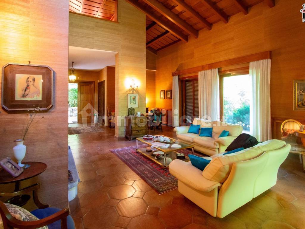 Salone