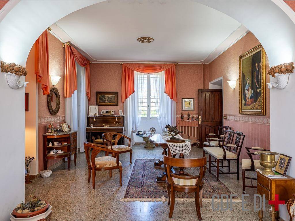 Salone