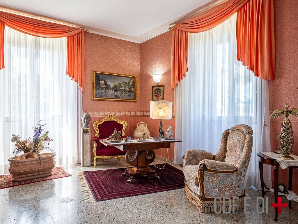 Salone