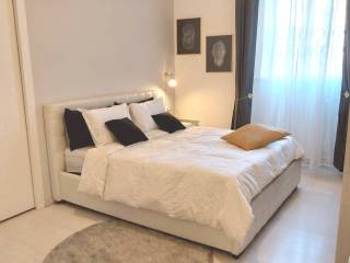 Bilocale via Carlo Farini 44, Isola, Milano