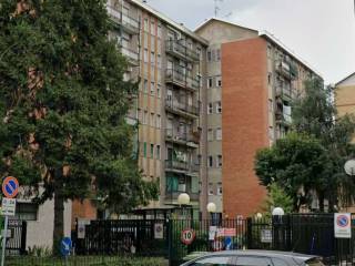 Bilocale via Marco D'Agrate, 17, Corvetto, Milano
