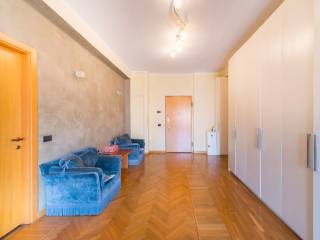 Appartamento via Achille Zezon 10, Centrale, Milano