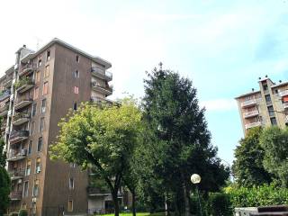 Quadrilocale via Molinetto di Lorenteggio, Giambellino, Milano