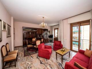 Trilocale via Privata Albona 8, Baggio, Milano