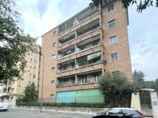 Trilocale via Ettore Ponti 52, Barona, Milano