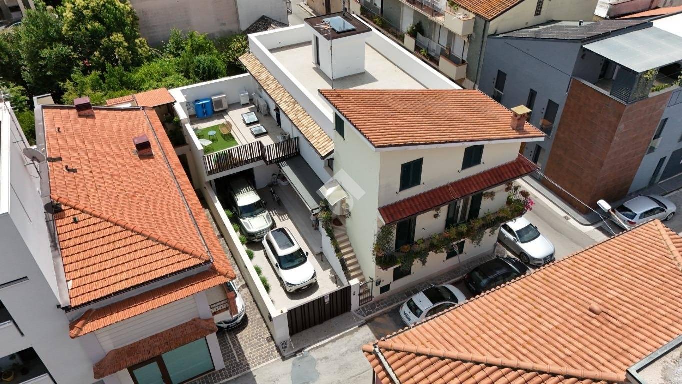 Casa indipendente in vendita a Roseto degli Abruzzi