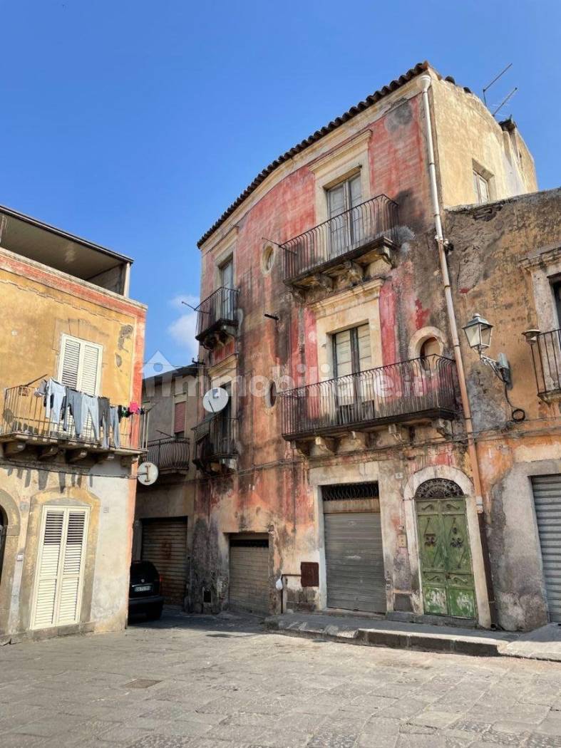Appartamento in affitto a Adrano