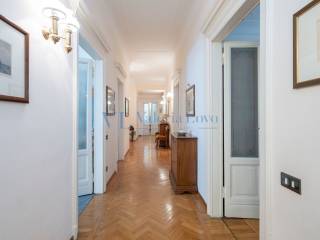 Appartamento buono stato, quinto piano, Moscova, Milano