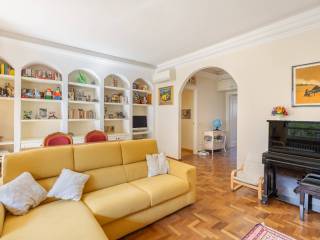 Trilocale viale Cà Granda 2, Ca' Granda, Milano