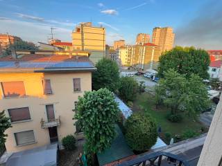 Trilocale via Cattaro 9, Niguarda, Milano