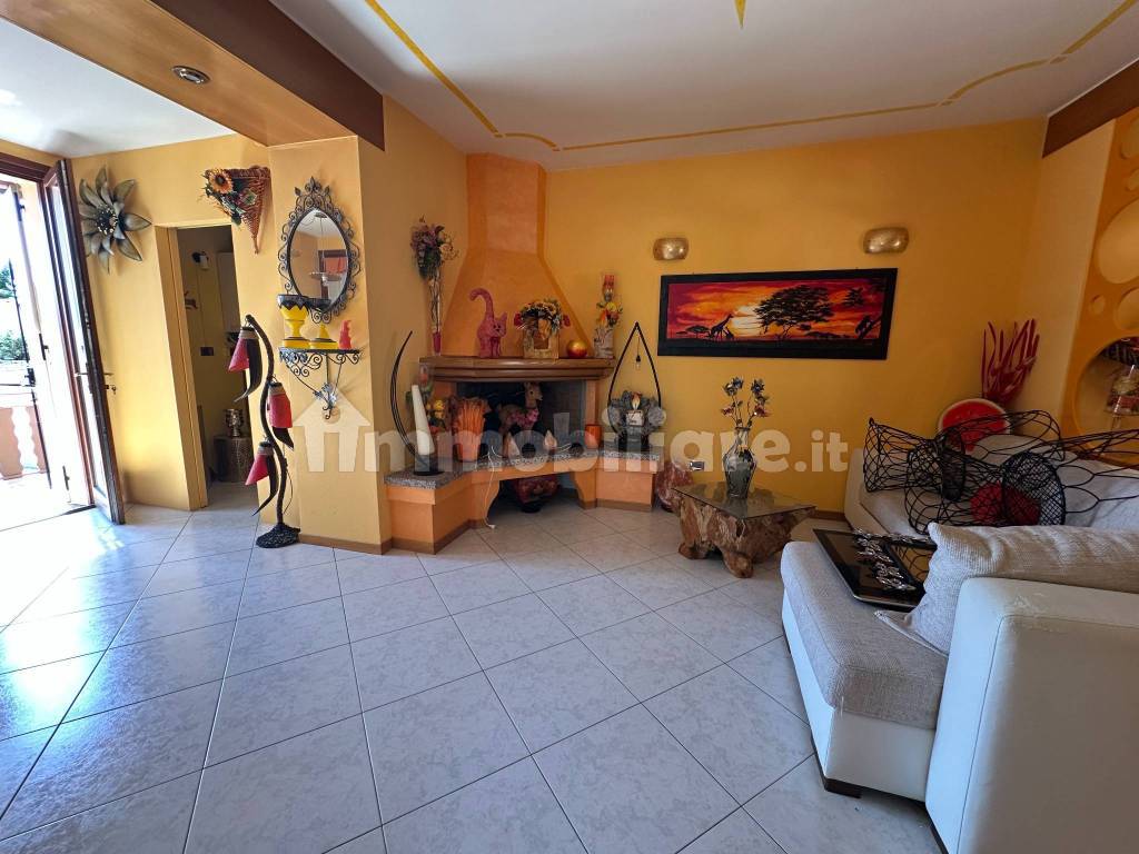 Salone