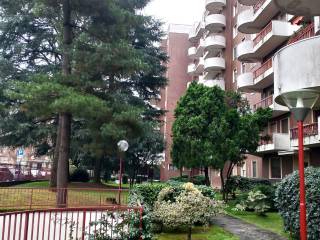 Quadrilocale via Guido Guarini Matteucci 1, Ca' Granda, Milano
