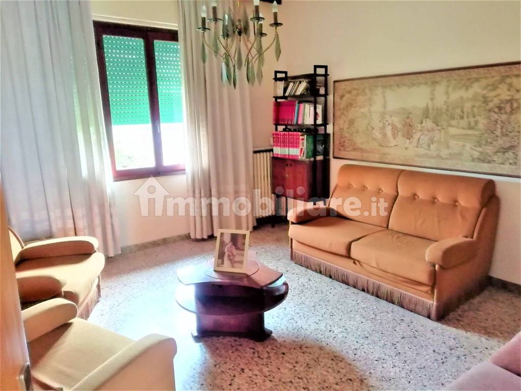 Salone