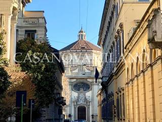 Trilocale su più livelli, San Babila, Milano