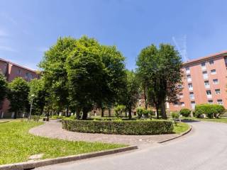 Quadrilocale via Longarone 18, Roserio, Milano