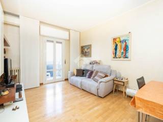 Trilocale viale San Gimignano 9, Lorenteggio, Milano