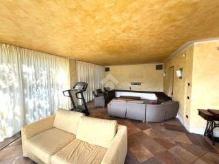 Salone