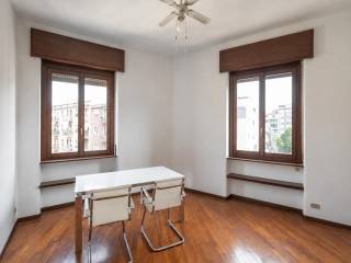 Bilocale viale Coni Zugna 56, Navigli - Darsena, Milano
