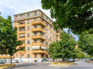 Trilocale via Gulli 60, Piazzale Siena, Milano