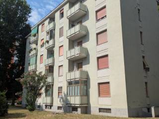 Trilocale via Val Sabbia 6, Comasina, Milano