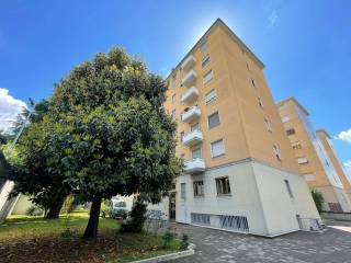 Trilocale via Antonio Carnevali 66, Dergano, Milano