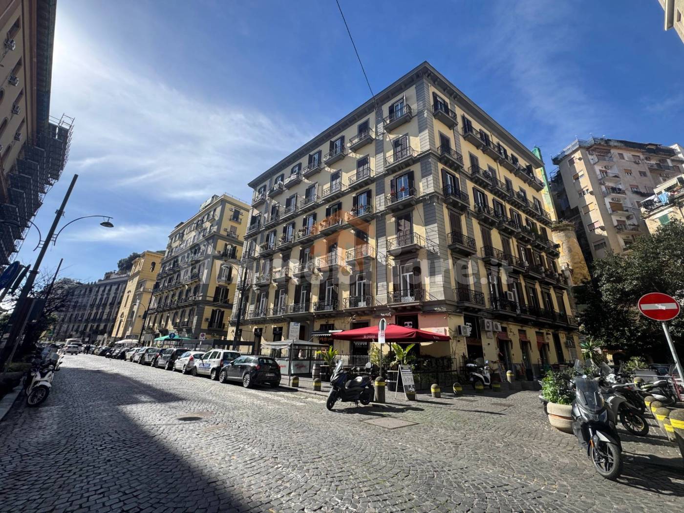 Appartamento in vendita a Napoli
