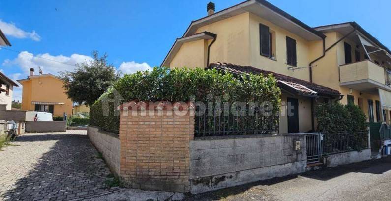 Villetta a schiera in vendita a Santa Maria a Monte