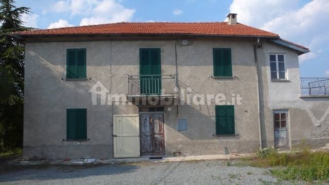 Palazzo - Edificio in vendita a Pareto