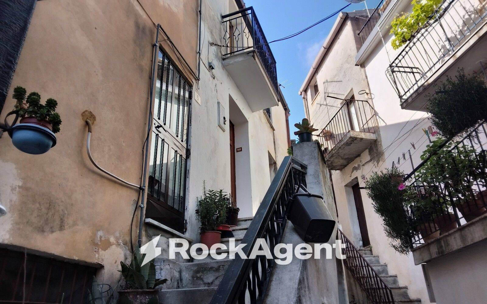 Casa indipendente in vendita a Gioiosa Ionica